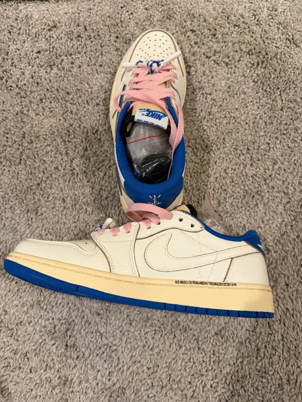 SOLD!! Travis Scott Jordan 1 White & Blue Low-Cut Athletic Socks - Picture 6 of 6